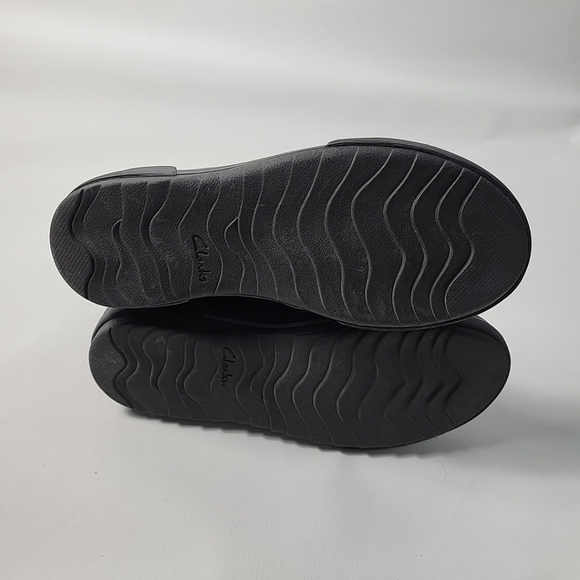 CLARKS Women's 7M Gilby Cherry Black Leather Snow Boot with Front Zipper - Picture 6 of 8